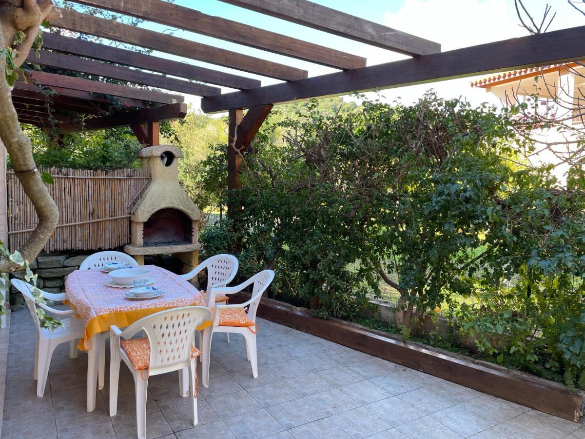 Casa Delle Farfalle Chia Exterior photo