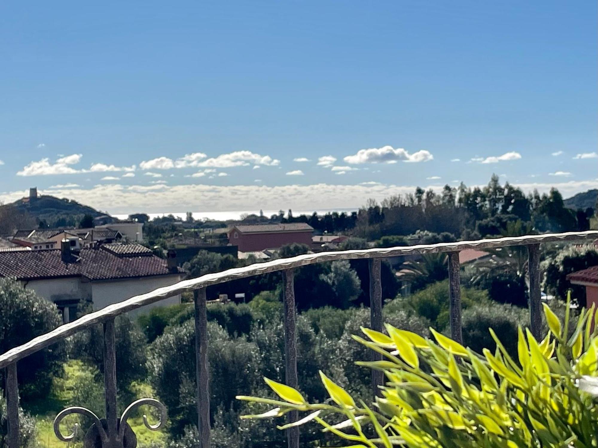 Casa Delle Farfalle Chia Exterior photo